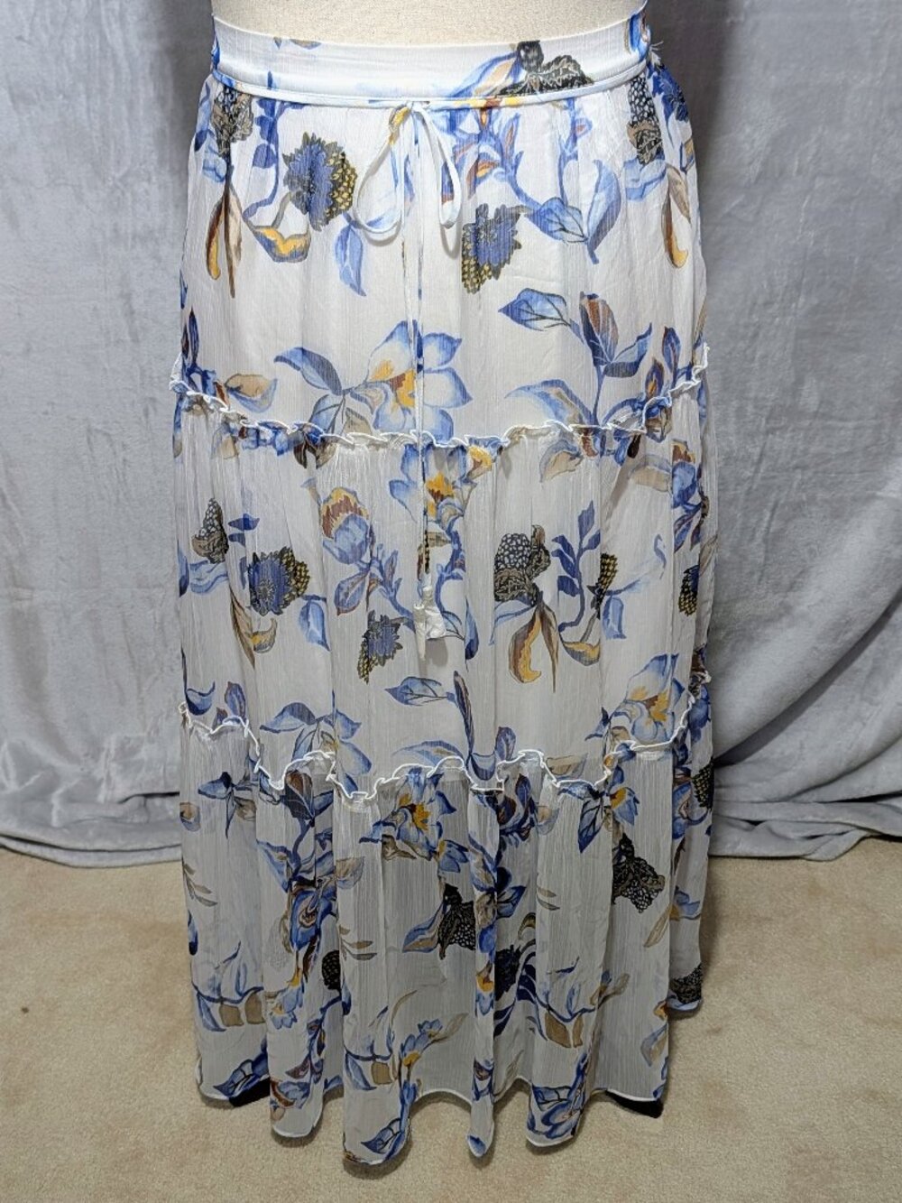 White House Black Market NWT Tiered Floral XL Skirt